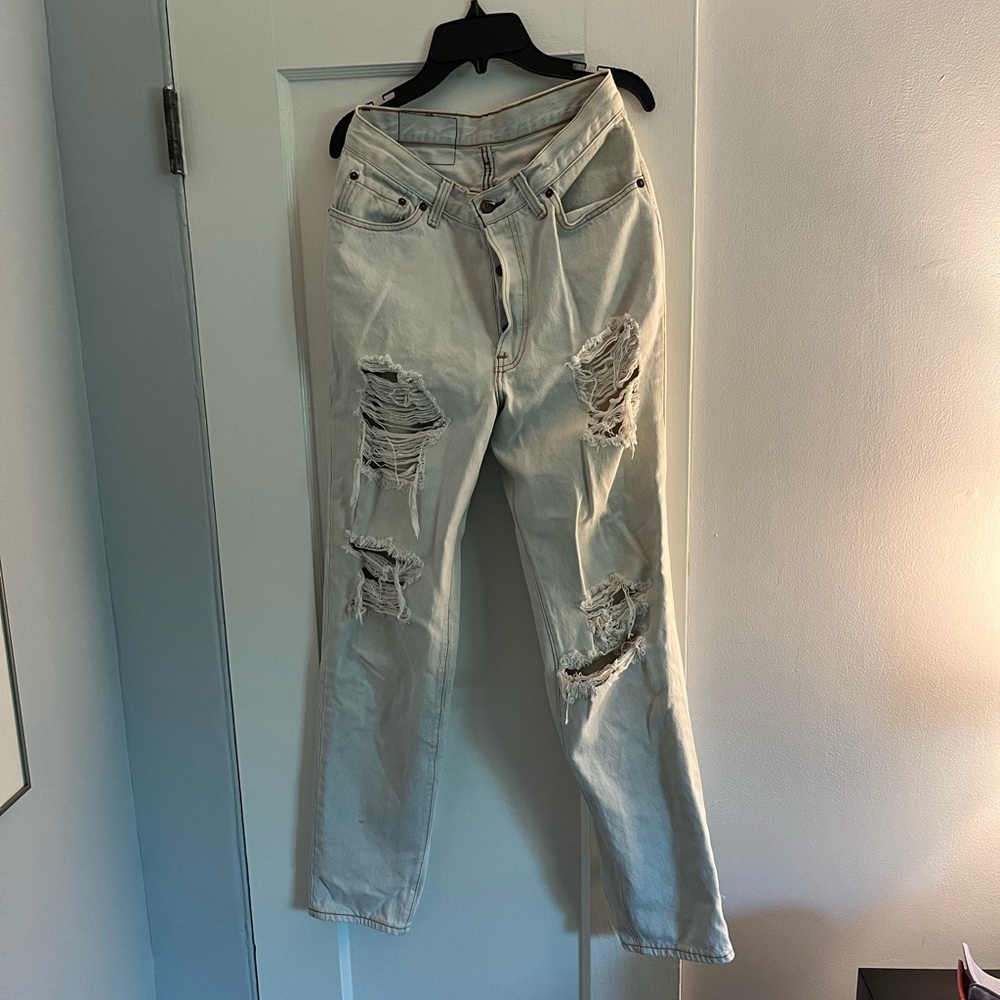 Vintage Destoyed Acid Wash/ White Levi’s high waisted straight leg
